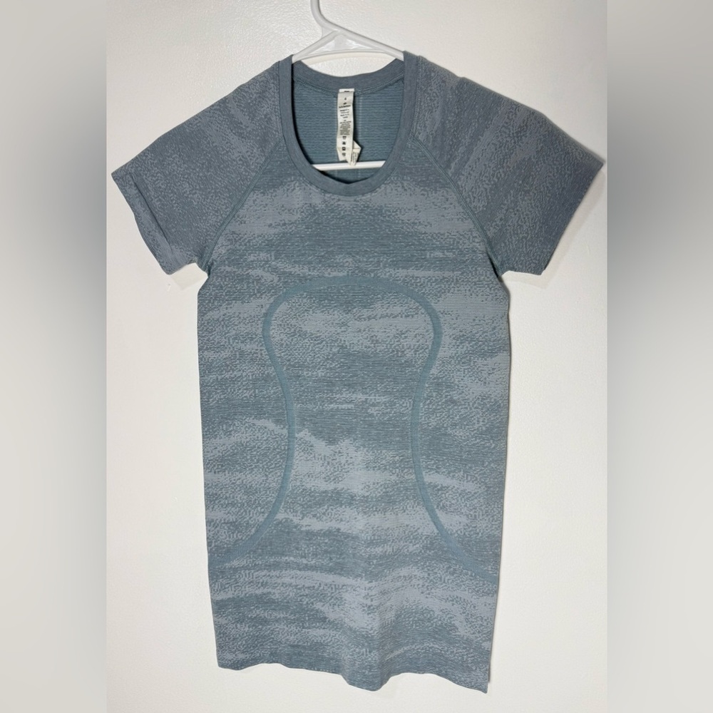 lululemon athletica Gray Short Sleeve Tee